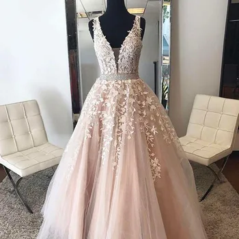 Сватбена рокля с А-силует, с V-образно деколте цвят слонова кост с цвят на шампанско 2020, Сватбена рокля с кружевными апликации и мъниста